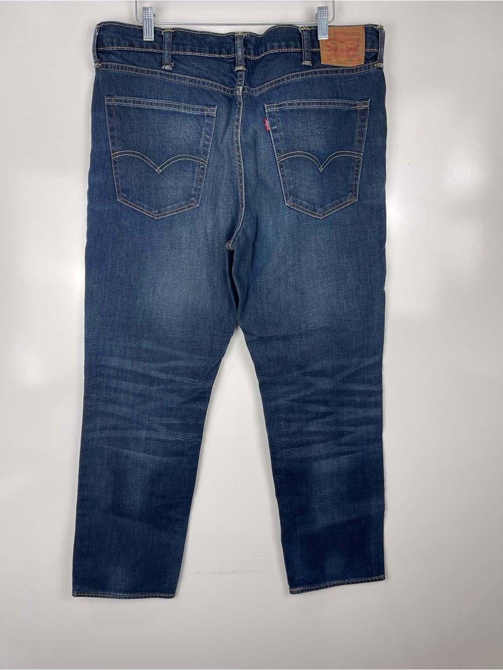 Levi’s 541 Athletic Taper Jeans Men’s 38x32 Dark Wash Stretch Denim Faded Blue - Picture 2 of 7